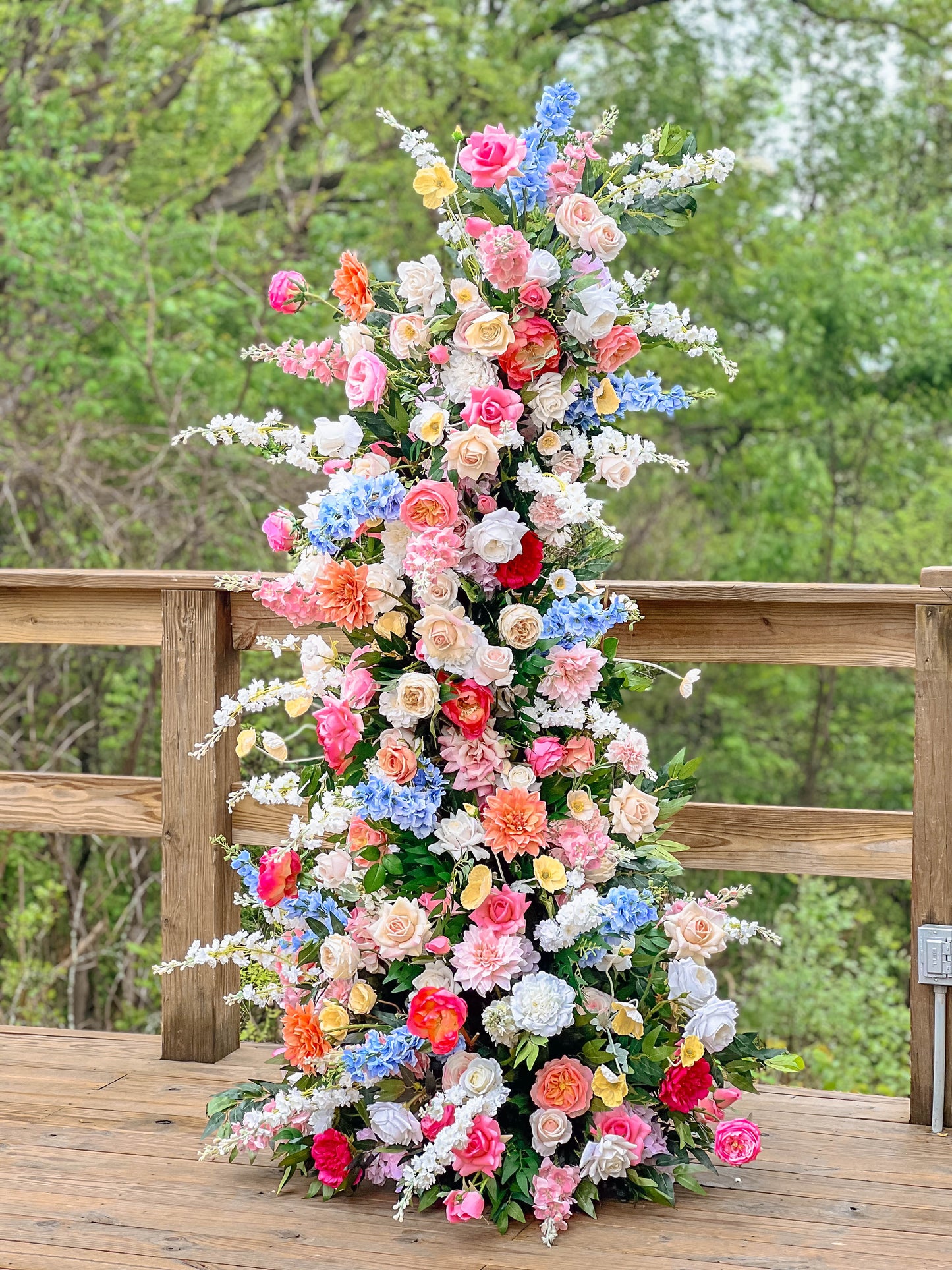 Floral pillar