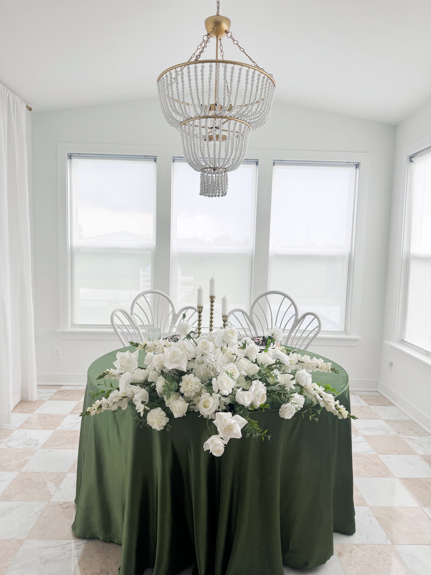 Gwen Arch Sweetheart Table Arrangement